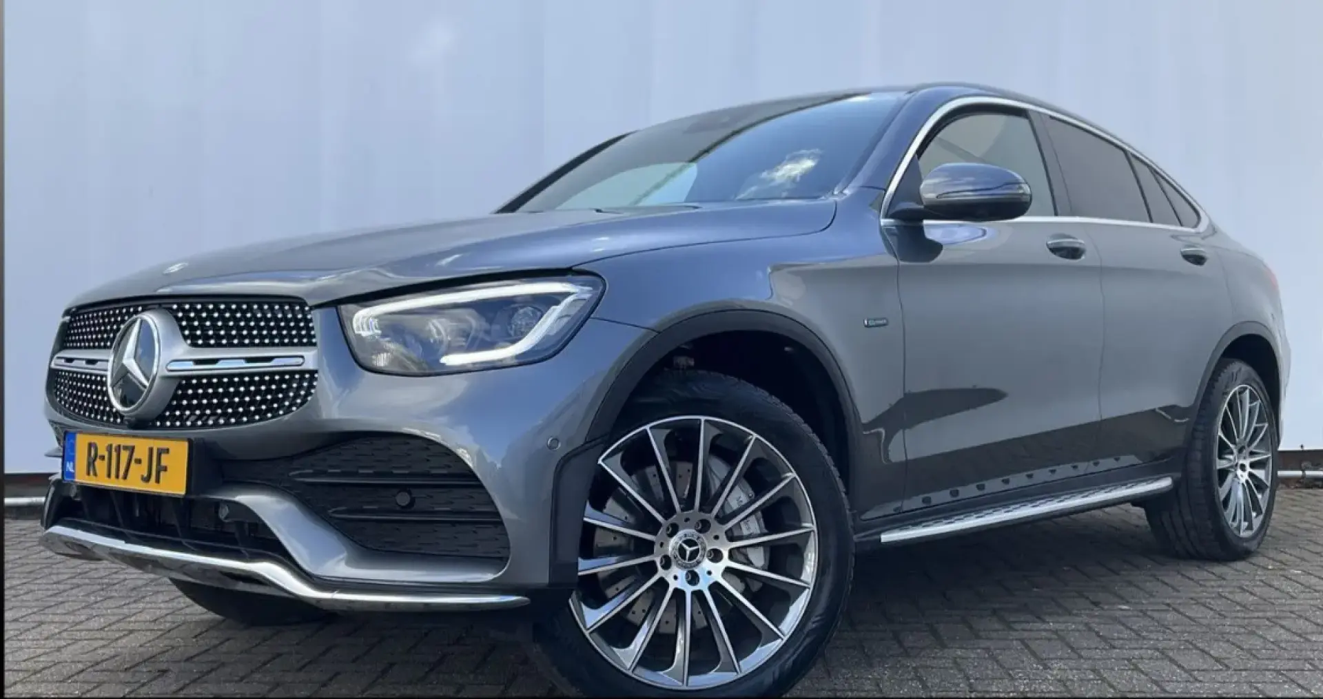 GLC 300 Coupé 300e 4MATIC AMG Pano Schuif 360'ca