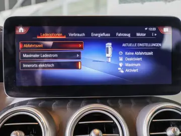 GLC 300 e 4M Coupé AMG Sport designo AHK Distr.