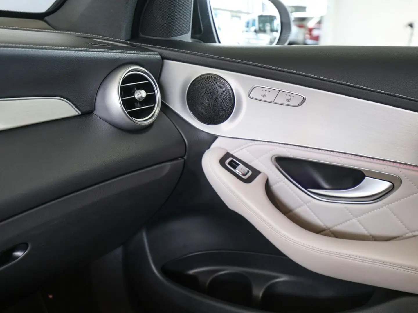 GLC 300 e 4M Coupé AMG Sport designo AHK Distr.