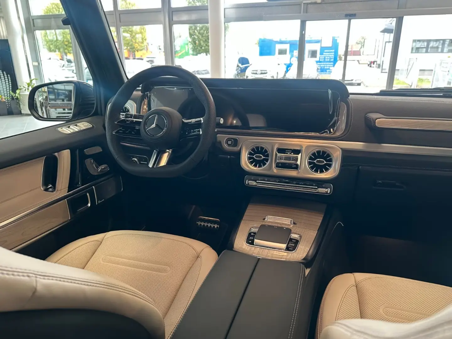 Mercedes-Benz G 580  AMG NIGHT LEDER-BEJ BIRMANI