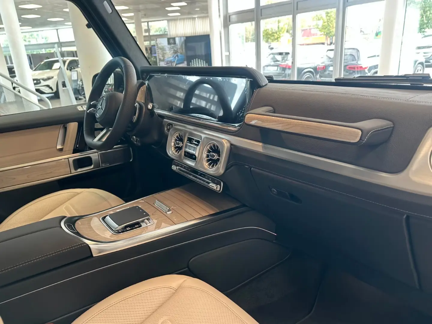 Mercedes-Benz G 580  AMG NIGHT LEDER-BEJ BIRMANI