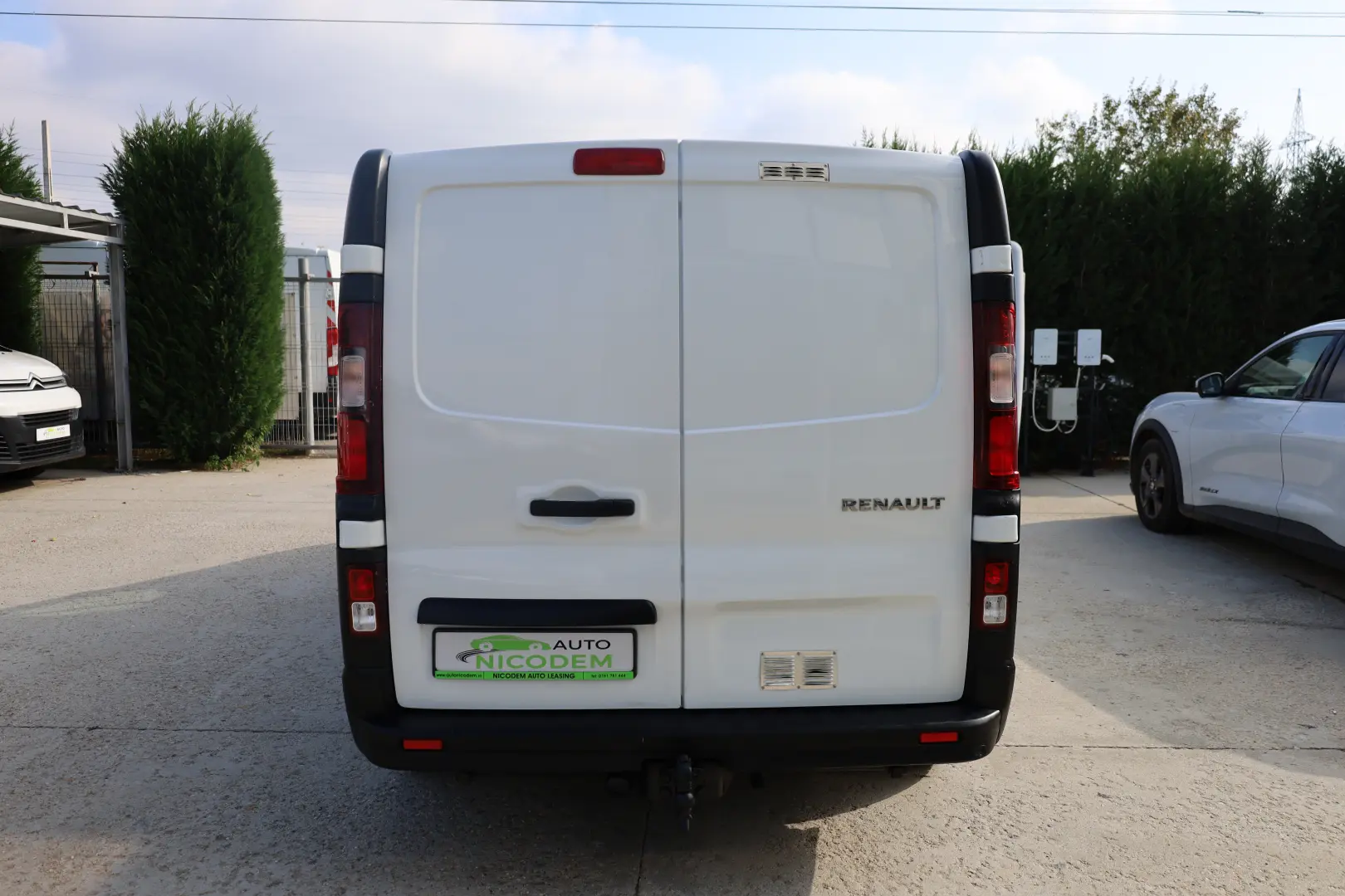 Renault Trafic L2H1 6 locuri 2.0 120CP