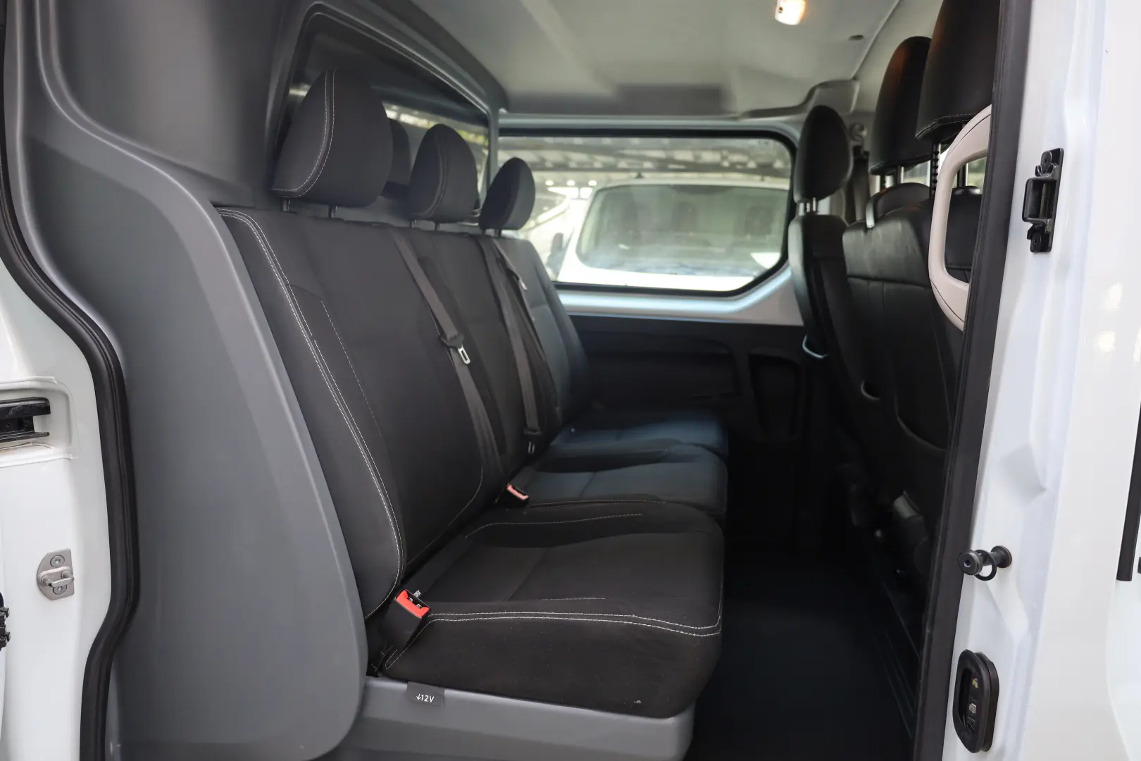 Renault Trafic L2H1 6 locuri 2.0 120CP
