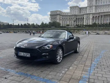 Fiat 124 Spider (MX-5 Miata)