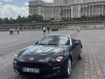 Fiat 124 Spider (MX-5 Miata)