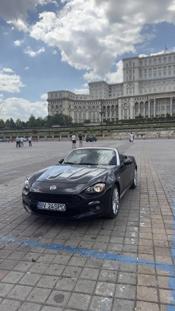 Fiat 124 Spider (MX-5 Miata)