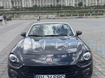 Fiat 124 Spider (MX-5 Miata)
