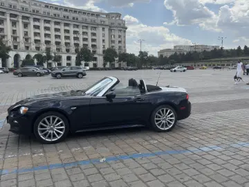 Fiat 124 Spider (MX-5 Miata)