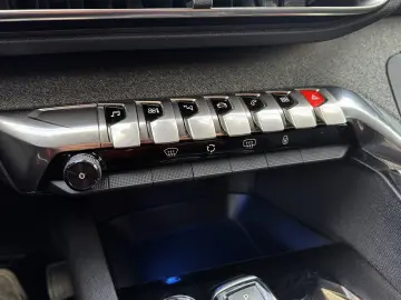 Peugeot 3008 1.2 EAT6 Allure