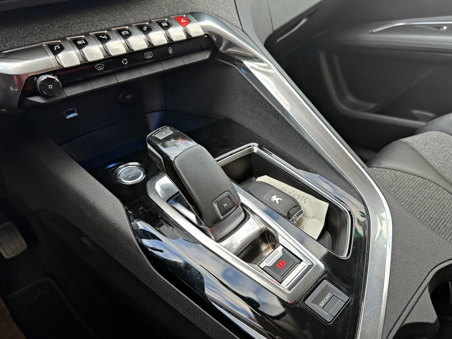 Peugeot 3008 1.2 EAT6 Allure