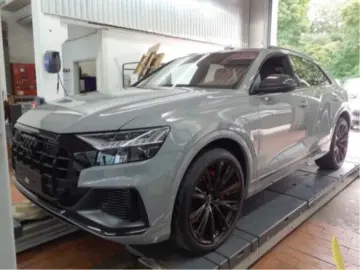 SQ8 4.0l TFSI 373kW Navi AHK B&O LED Leder