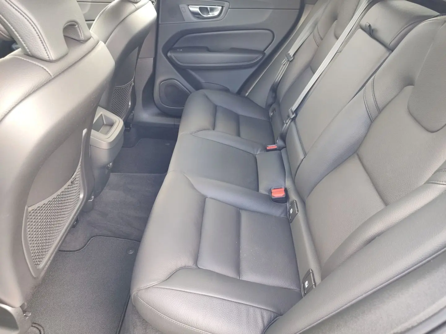 XC60 Core 2WD AHK-klappbar Navi Digitales Cockpi