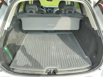 XC60 Core 2WD AHK-klappbar Navi Digitales Cockpi