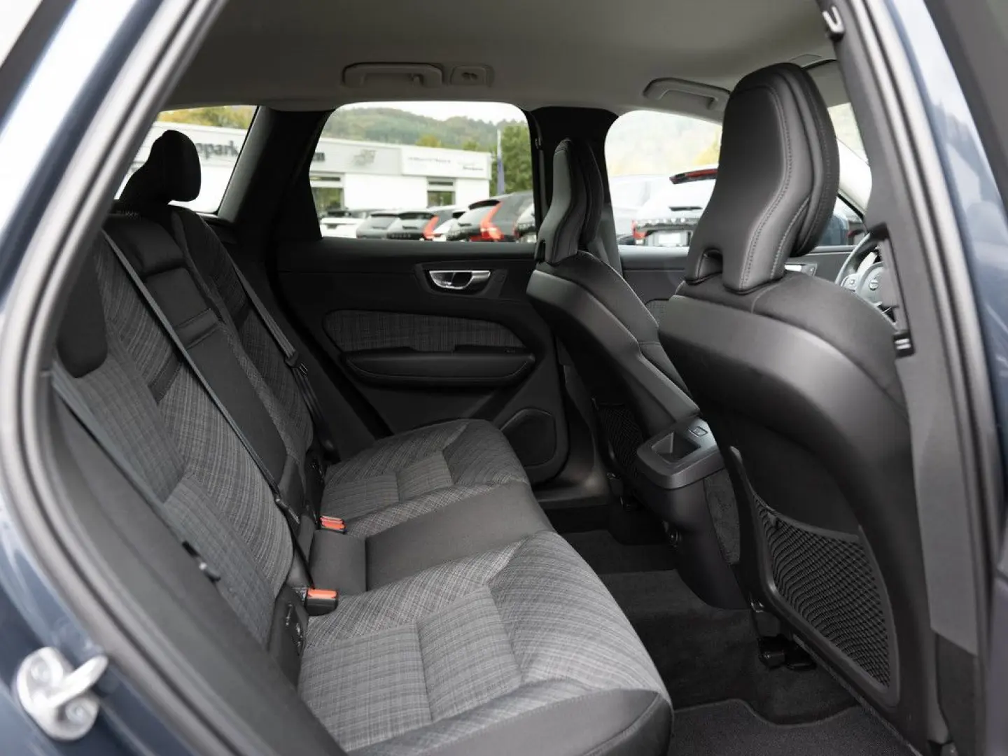 XC60 B4 KLIMA KEYLESS PDC SHZ KAMERA NAVI LED