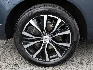 XC60 B4 KLIMA KEYLESS PDC SHZ KAMERA NAVI LED
