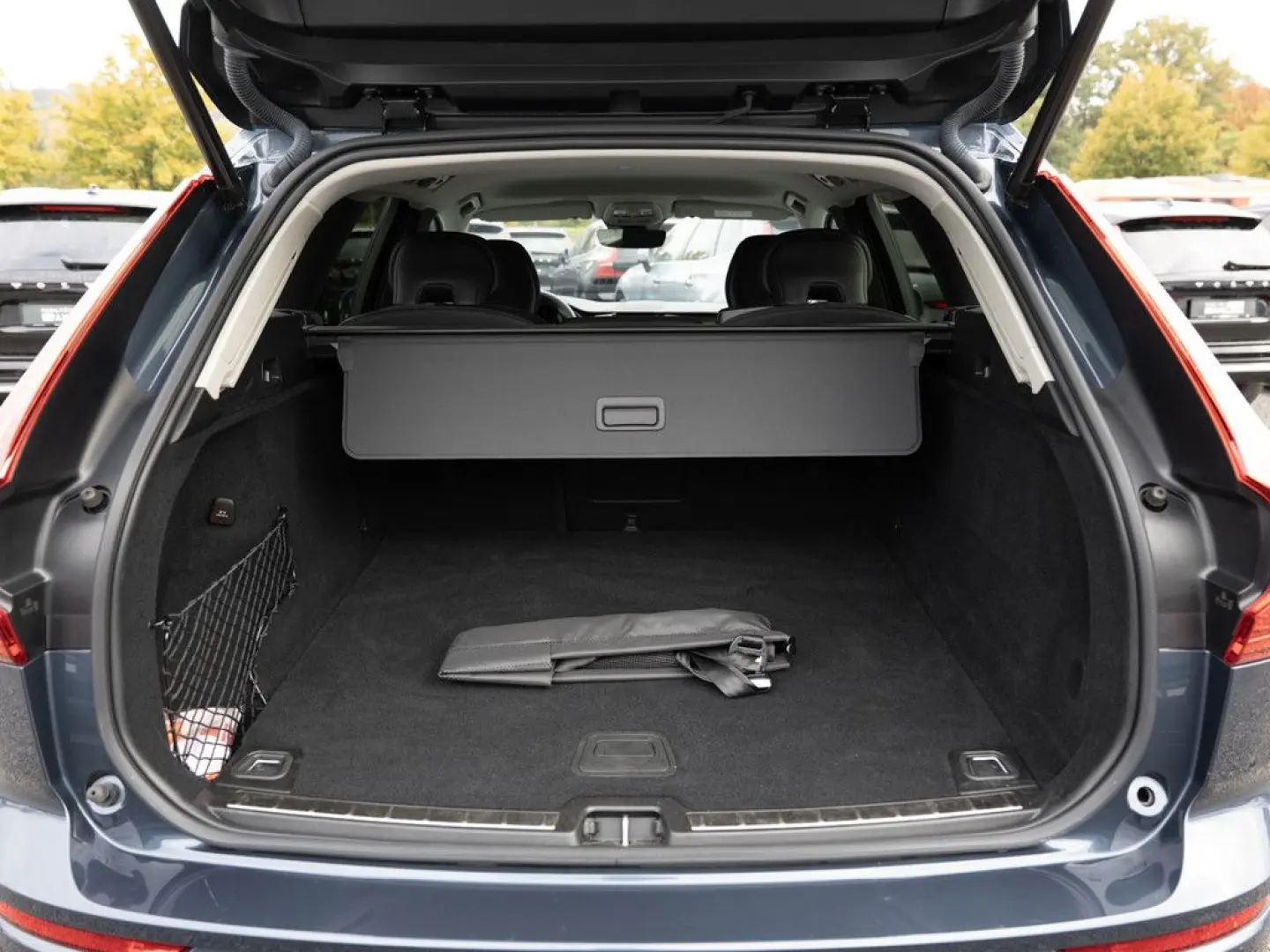 XC60 B4 KLIMA KEYLESS PDC SHZ KAMERA NAVI LED