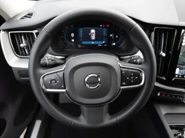 XC60 B4 KLIMA KEYLESS PDC SHZ KAMERA NAVI LED