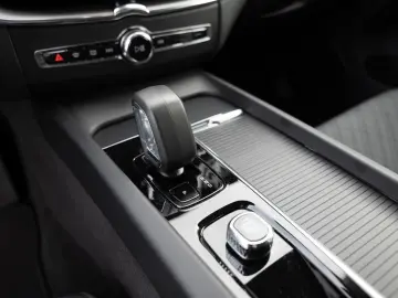 XC60 B4 KLIMA KEYLESS PDC SHZ KAMERA NAVI LED