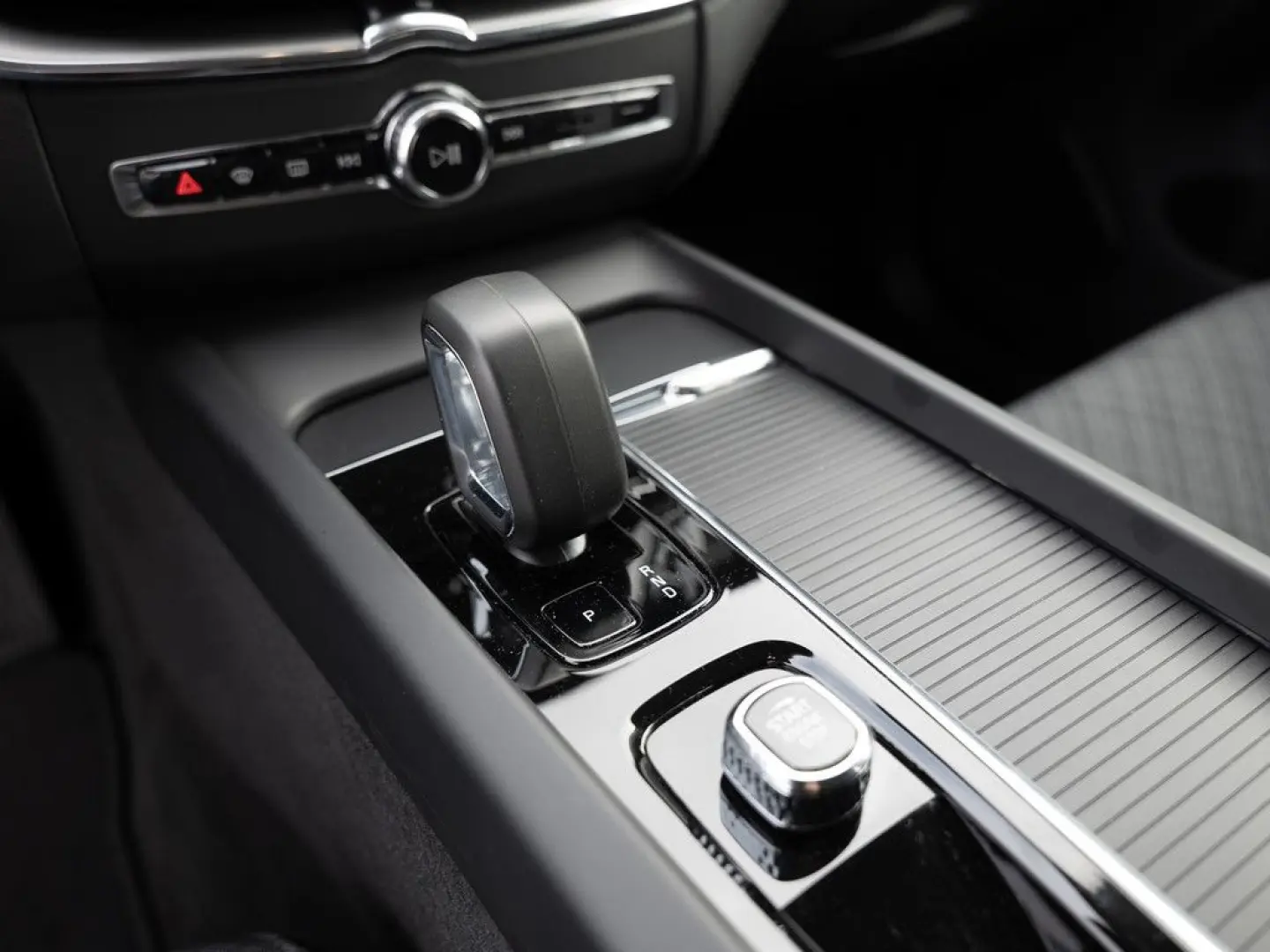 XC60 B4 KLIMA KEYLESS PDC SHZ KAMERA NAVI LED