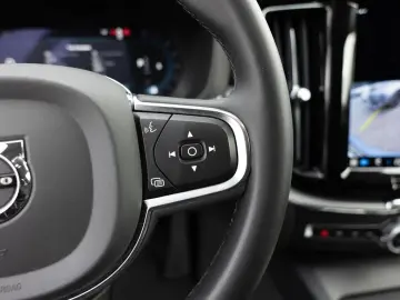 XC60 B4 KLIMA KEYLESS PDC SHZ KAMERA NAVI LED