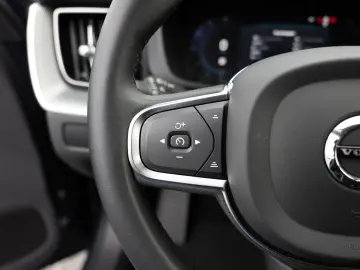 XC60 B4 KLIMA KEYLESS PDC SHZ KAMERA NAVI LED