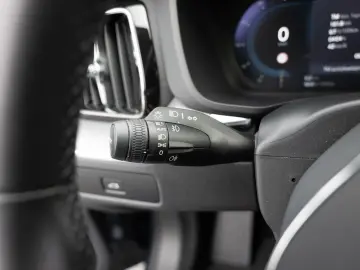 XC60 B4 KLIMA KEYLESS PDC SHZ KAMERA NAVI LED
