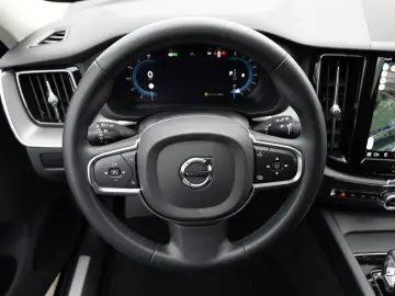 XC60 B4 Core PDC SHZ STANDHZ LED KAMERA NAVI
