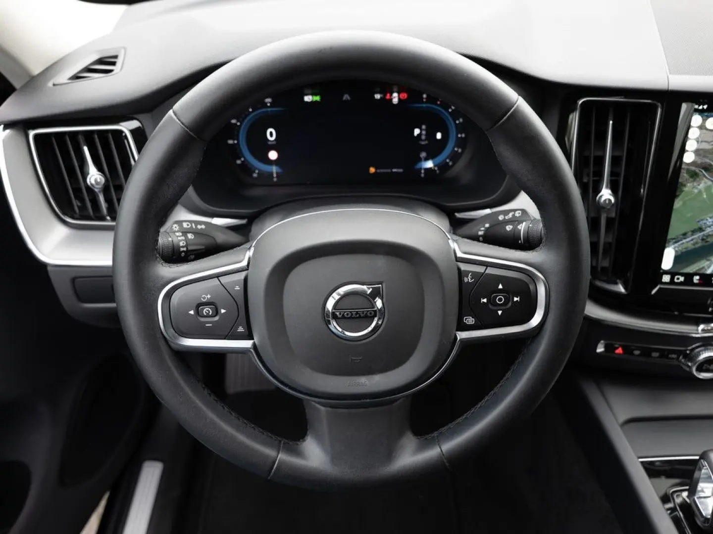 XC60 B4 Core PDC SHZ STANDHZ LED KAMERA NAVI