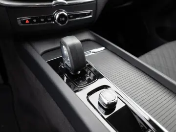 XC60 B4 Core PDC SHZ STANDHZ LED KAMERA NAVI