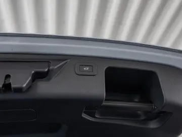 Discovery Sport D200 Dynamic SE FACEL. LED PANO