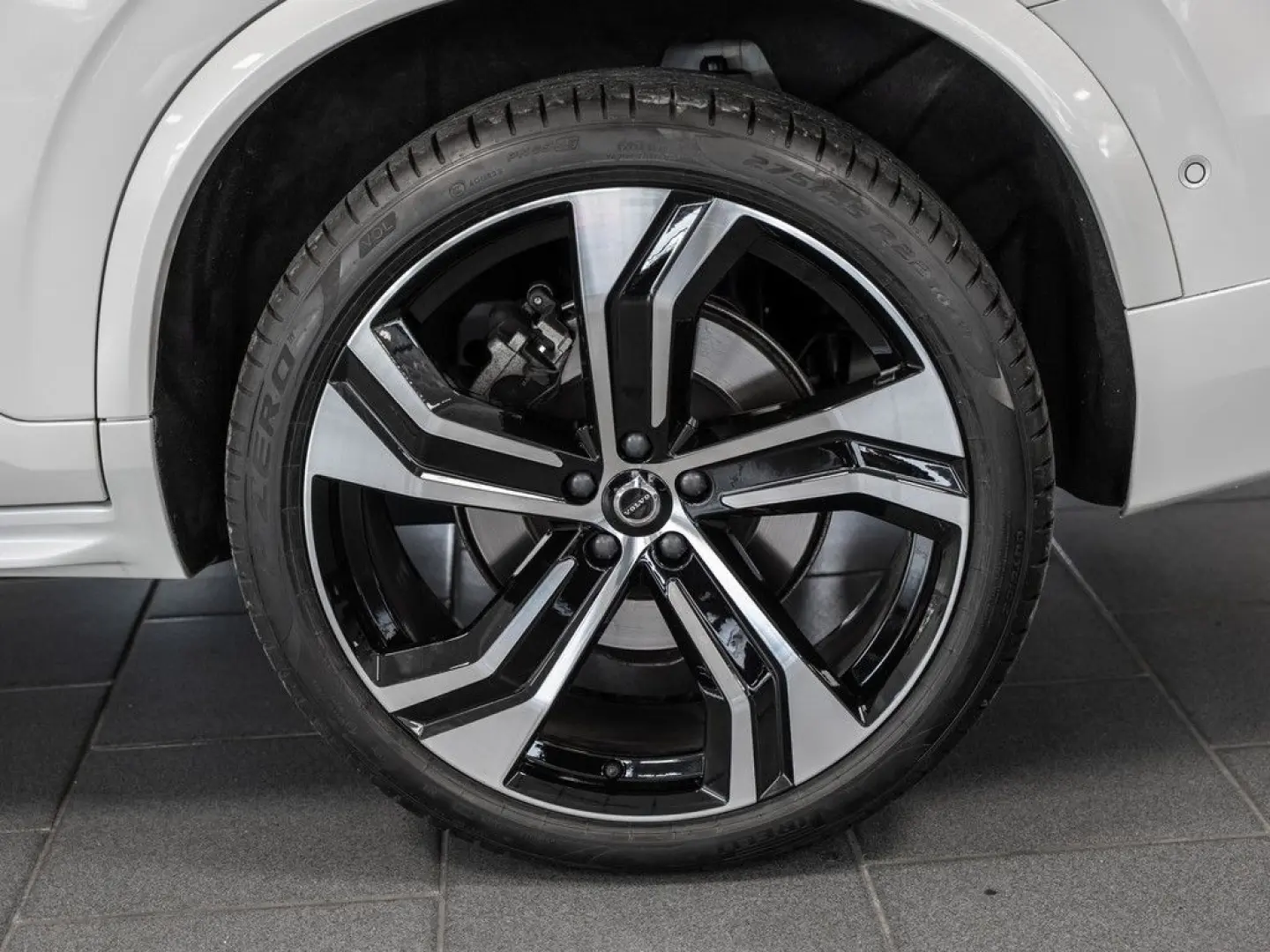 XC90 B5 D AWD Plus Dark H K PANO 360  7-SITZER