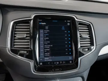 XC90 B5 D AWD Plus Dark H K PANO 360  7-SITZER