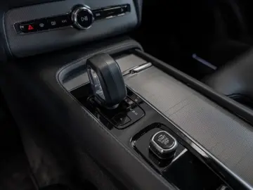 XC90 B5 D AWD Plus Dark H K PANO 360  7-SITZER