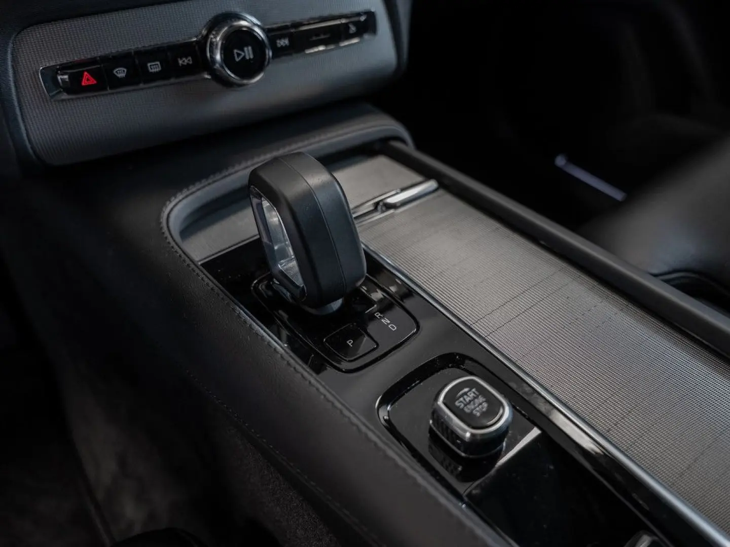 XC90 B5 D AWD Plus Dark H K PANO 360  7-SITZER