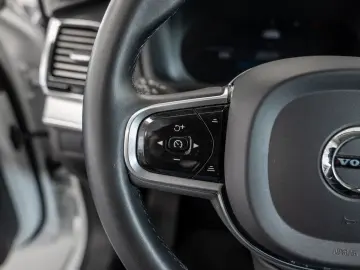 XC90 B5 D AWD Plus Dark H K PANO 360  7-SITZER