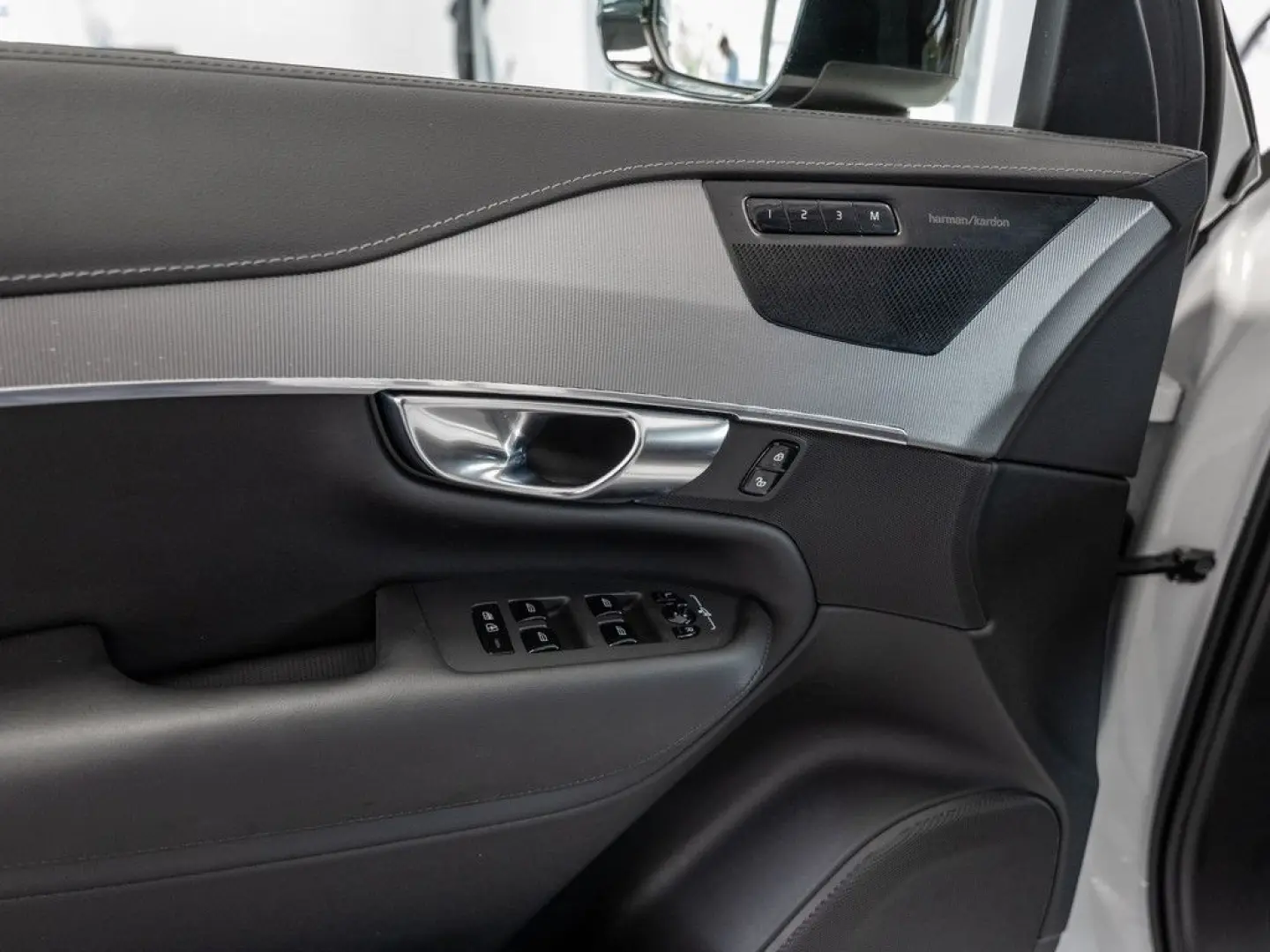 XC90 B5 D AWD Plus Dark H K PANO 360  7-SITZER