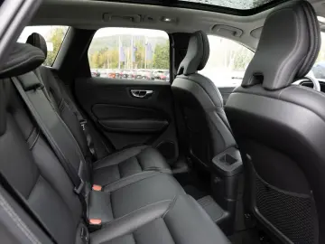 XC60 T6 AWD Inscription LED AHK 360  H K PANO
