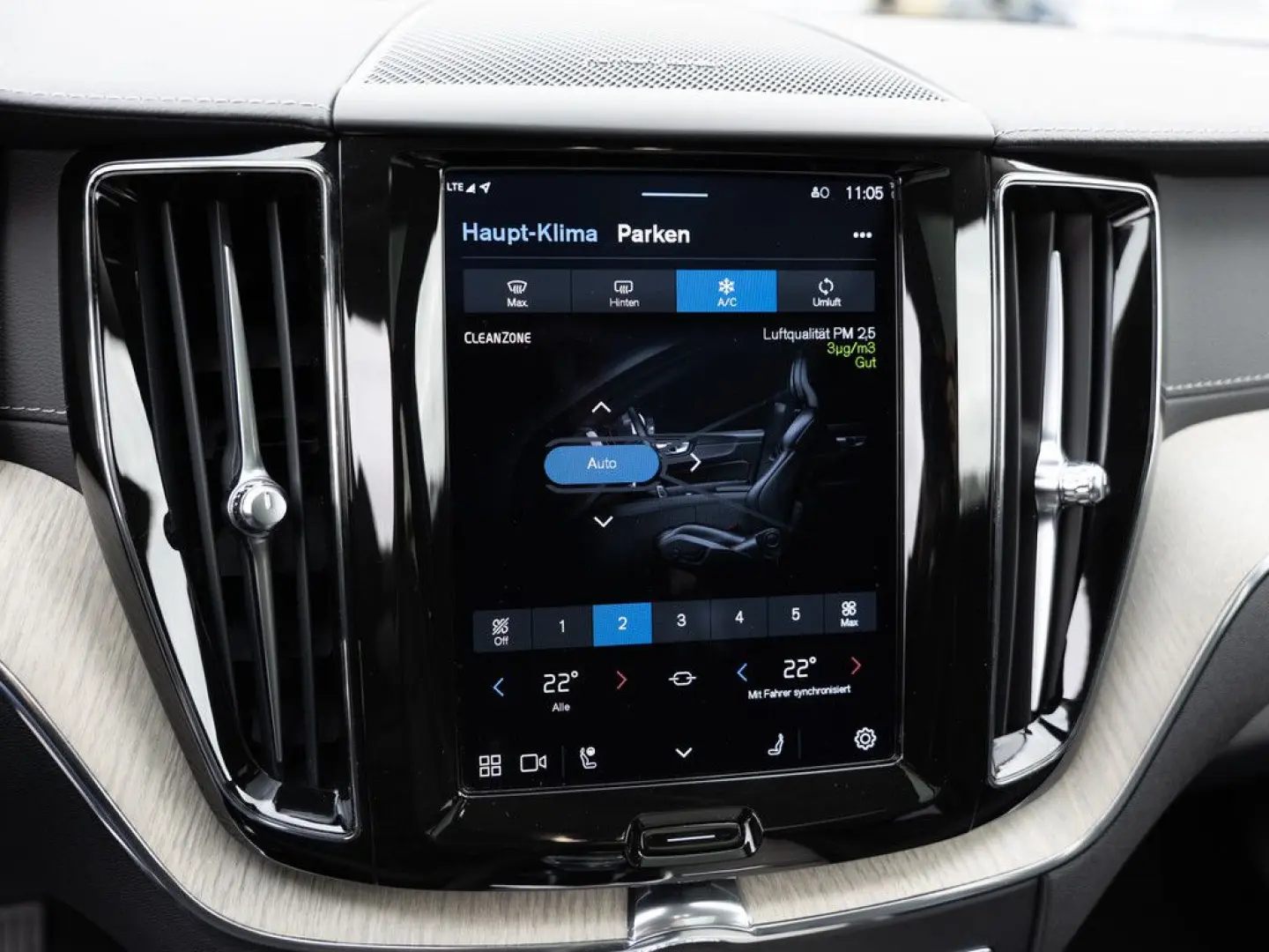XC60 T6 AWD Inscription LED AHK 360  H K PANO