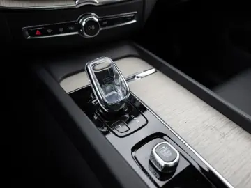 XC60 T6 AWD Inscription LED AHK 360  H K PANO