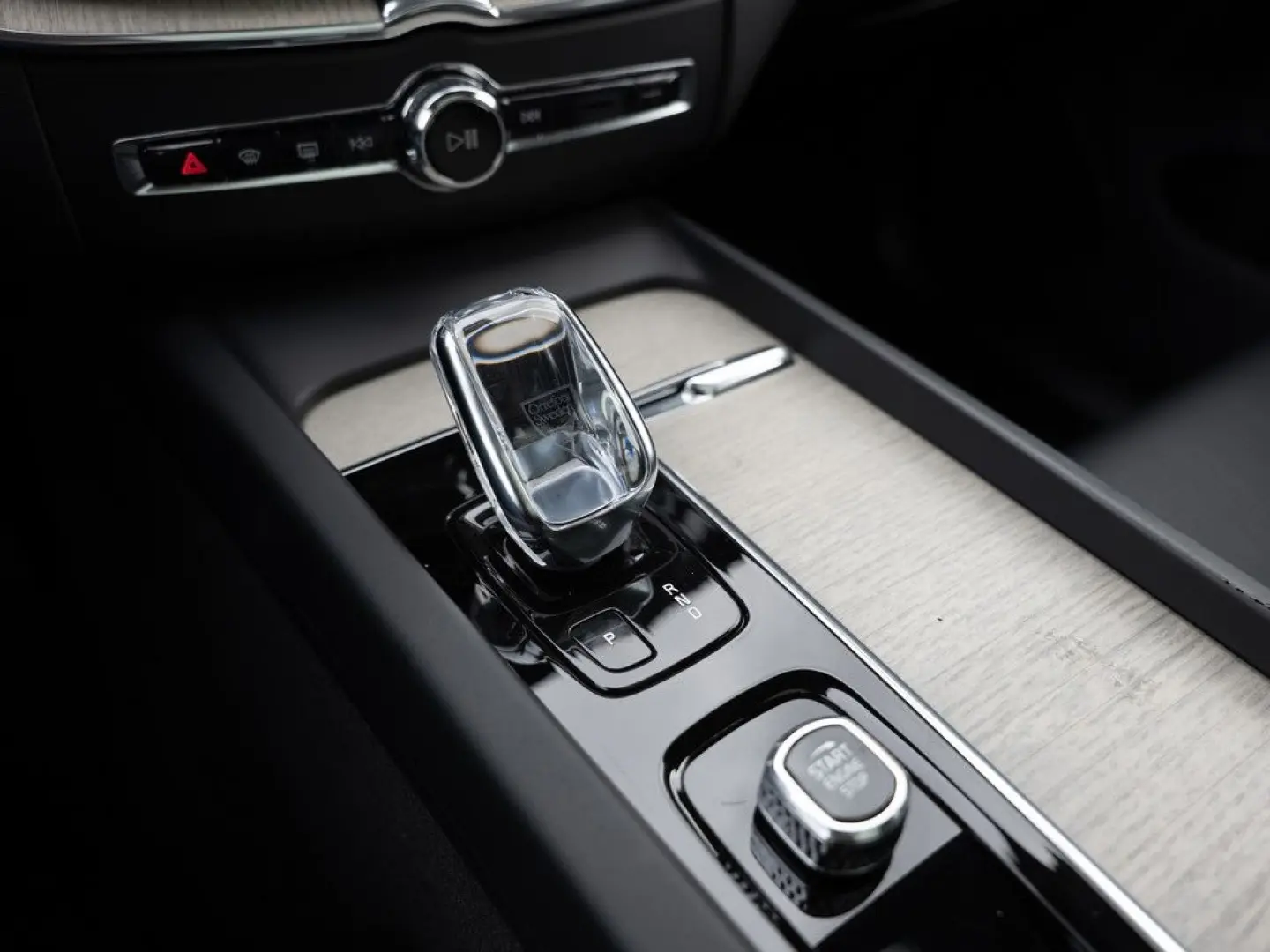 XC60 T6 AWD Inscription LED AHK 360  H K PANO