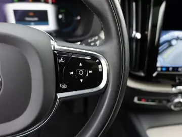 XC60 T6 AWD Inscription LED AHK 360  H K PANO