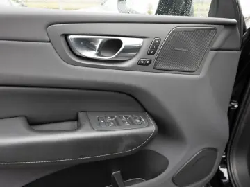 XC60 T6 AWD Inscription LED AHK 360  H K PANO