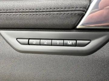 Discovery Sport P300e Hybrid SE AWD