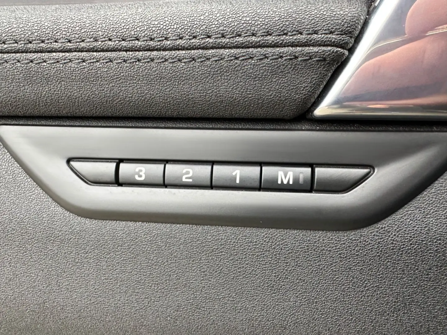 Discovery Sport P300e Hybrid SE AWD