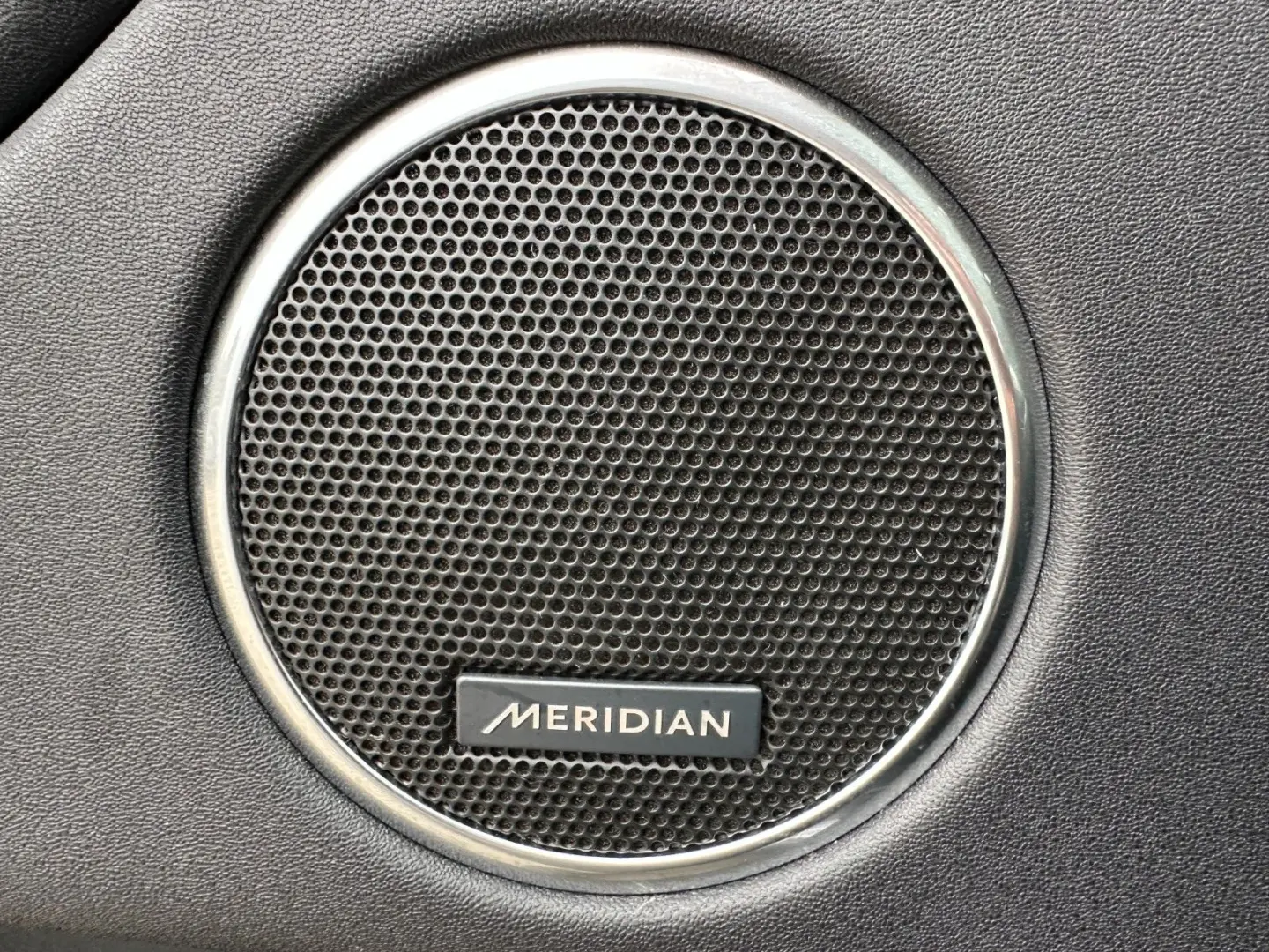 Discovery Sport P300e Hybrid SE AWD