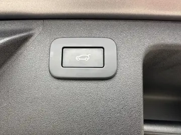Discovery Sport P300e Hybrid SE AWD