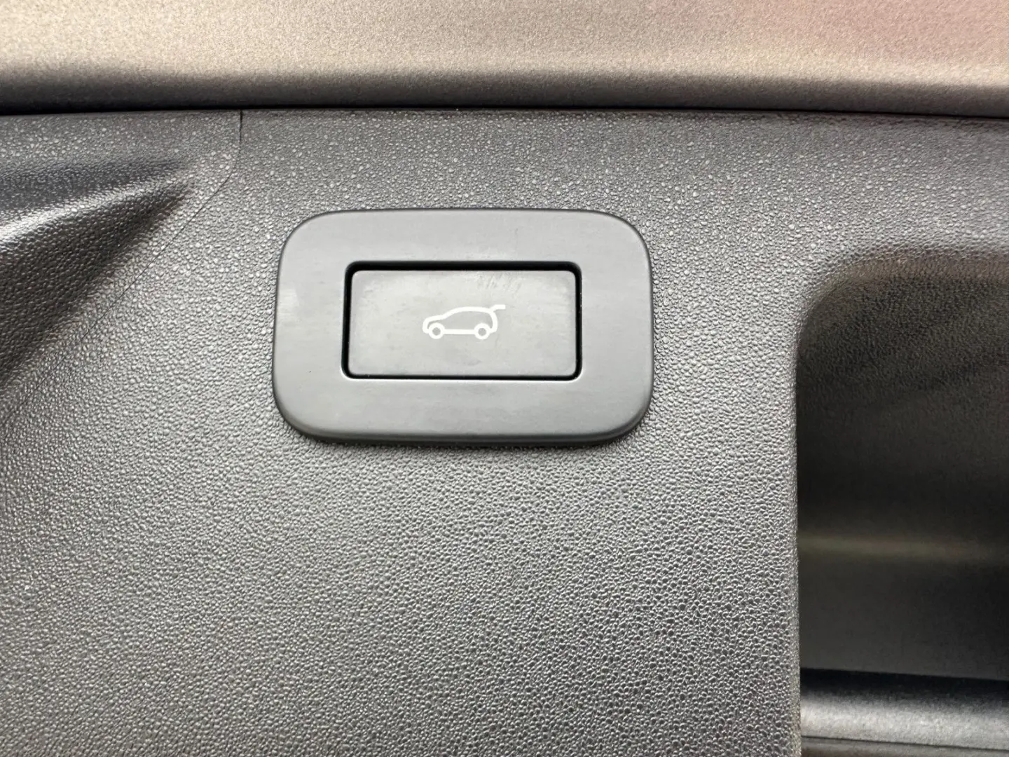 Discovery Sport P300e Hybrid SE AWD