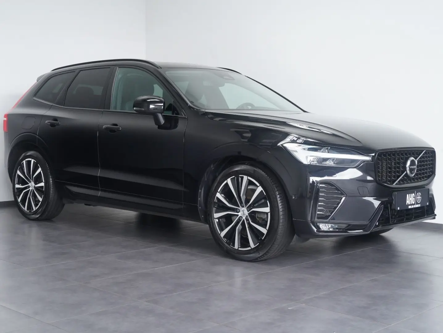 XC60 B5 B AWD Ultimate Dark B&W FOUR-C