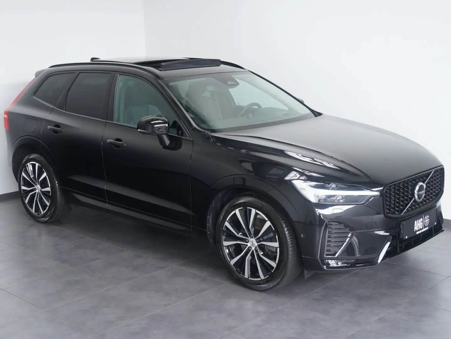 XC60 B5 B AWD Ultimate Dark B&W FOUR-C