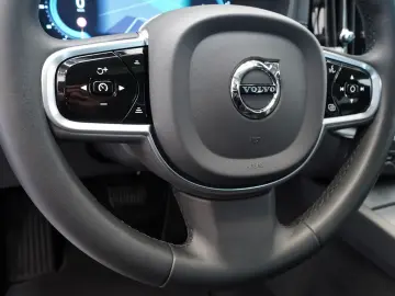 XC60 B5 B AWD Ultimate Dark B&W FOUR-C